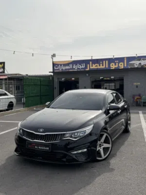 كيا اوبتيما K5  ترخيص 2018 بنزين  فل الفل عدا الفتحه