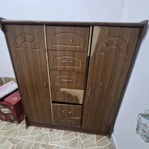 دواليب مستخدمه ابيعهم على حالتهم المعروضه