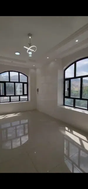 300 m2 4 Bedrooms Apartments for Rent in Sana'a Haddah