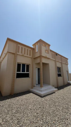 200 m2 2 Bedrooms Townhouse for Rent in Al Sharqiya Ja'alan Bani Bu Ali