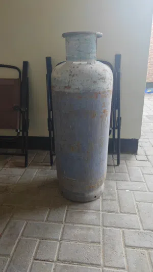 اسطوانة غاز صادق مع منظم