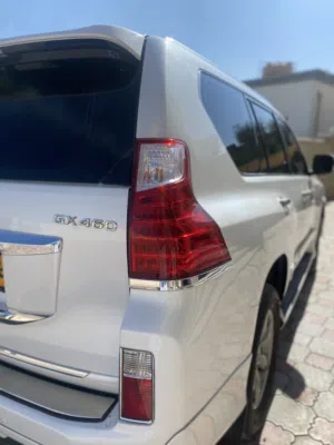 لكزس GX 460 Luxury 2012 مستعملة مرخصة بحالة جيدة مع مواصفات خليجية