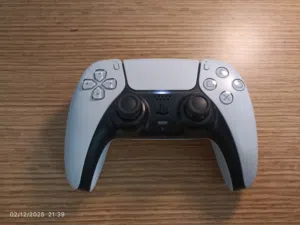 للبيع { ذراع تحكم PlayStation 5 أصلية – بحالة جديدة }