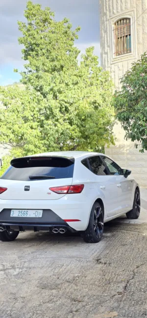 سيات ليون 2017 للبيع