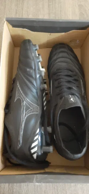 mizuno morelio Black football boots