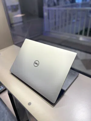 Dell precision 5520 workstation عليه كرتين شاشه للتصميم و الجيمينج اعلى فئة بالديل و اقواهم
