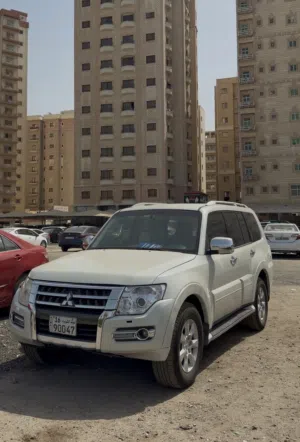 MITSUBISHI PAJERO FOR SELL IN INSTALLMENTS AND Cash