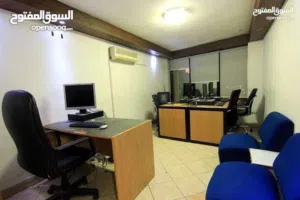 مكتب فاخر 35 م ( غرفة مدير عام مستقله بالكامل )