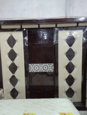 دولاب غرفة نوم خشب ماليزي (مستعمل بحالة ممتازة) للبيع