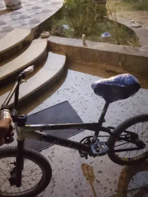 عندي دراجه BMXطليانيه الدق لقديم ربي يبارك عيب واحد لا أقرا الوصف