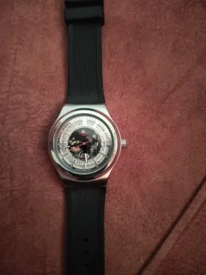 ساعة Swatch Automatic للبيع، بحالة ممتازة تماما كالجديدة، power reserve 90 ساعة