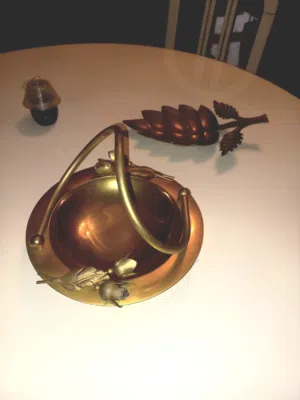 تحف نحاس وتحف سيراميك