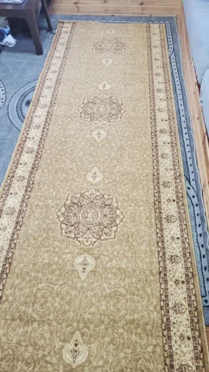 ممرات تركي بحالة الجديد عدد 2 أول واحد مقاس 3.55 طول 1.17 عرض مقاس الثاني 4.30 طول 1.13 عرض