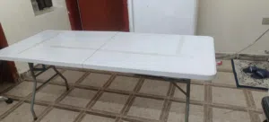 طاوله ابيض نظيف جدا مترين