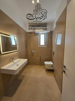 متوفر اخر شقة للبيع فشلوم عمارة حديثة
