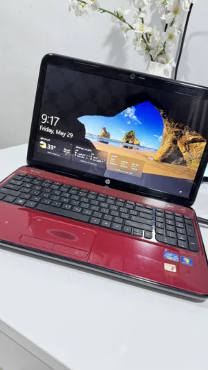 توفر لابتوب hp مستخدم الجهاز للدراسه والتصفح