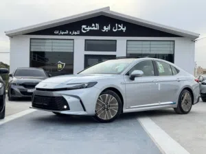 تويوتا كامري 2025 بانوراما قاطعة 1200 كم فقط