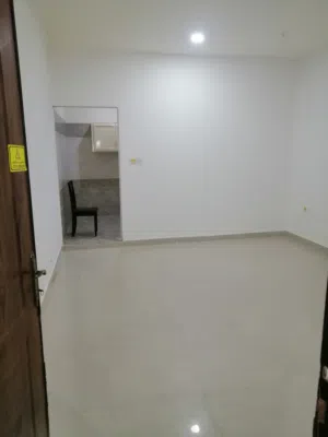 Studios for rent in Salmiya block 12close to the old market... استديوهات للايجار بالسالميه