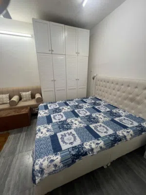 استوديو راقي فرش فندقي للإيجار الشهري Upscale studio with hotel-style furnishings for monthly rent