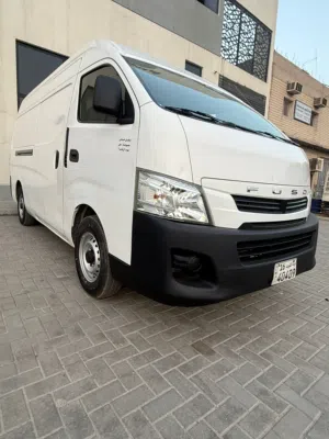 للبيع بوكس مقفل ميستوبيشي وسقف عالي