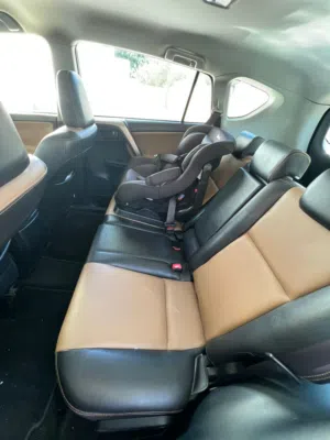 تيوتا RaV4للبيع