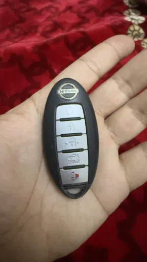 للبيع ريموت التيما 17
