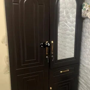 خزانة ملابس فتحتين شبه جديد استعمال خفيف