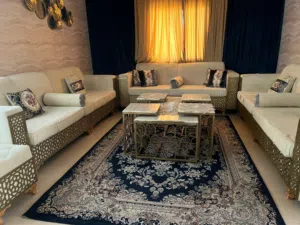 طقم كنب وستارة للبيع