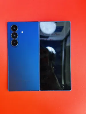 SAMSUNG FOLD 7 512 GB FOR SALE WITH CHARGER AND CABLE