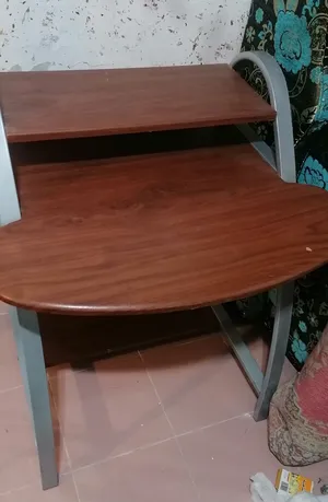 ‏أثاث كمبيوتر ‏.‏ مستعمل‏2