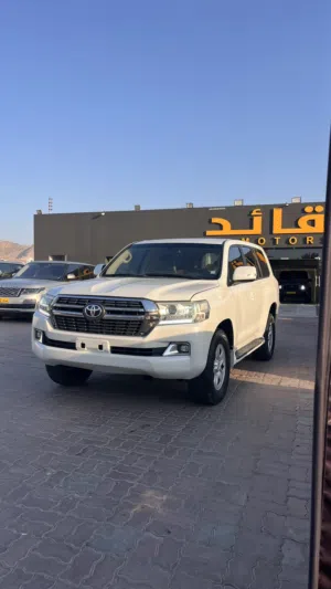 لاندكروزر GLموديل 2014