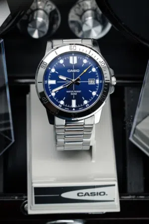 ساعة كاسيو اصلية جديدة كليًا للبيع CASIO ORIGINAL WATCH NEW FOR SALE