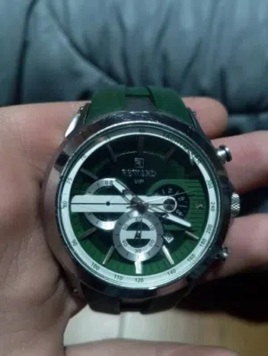 ساعه للبيع في الجريده بسعر ممتاز