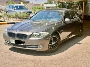 للبيع بي ام 530 موديل 2013