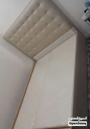 سرير متر ونص مع دوشق مستعمل نظيف