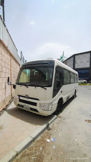 Renting buses for 22 passengers and 12 passengers, various models.