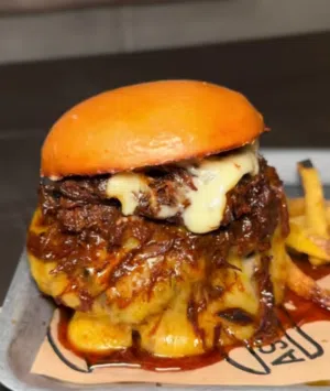 مطعم بيرغر Burger Restaurant