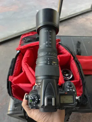 كاميرا نيكون D7000 بحالة جيدة جدا للبيع