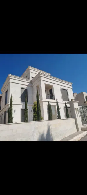 600 m2 More than 6 bedrooms Villa for Sale in Amman As Sarou