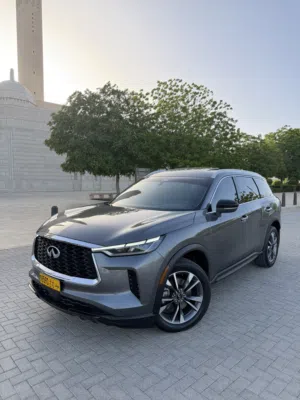 إنفينيتي QX60 رقم واحد فول أبشن دفع رباعي