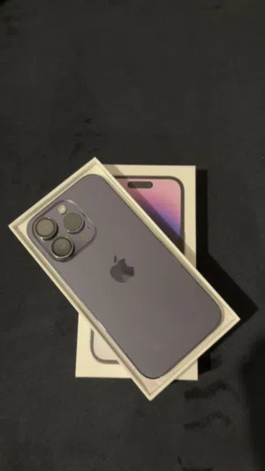 ايفون 14 برو بنفسجي غامق ( 256 جيبي / نسبة الشحن 82٪)  iPhone 14 pro Deep purple ( 256GB- 82% )