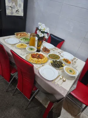 ميز طعام للبيع
