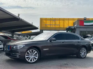 بي إم دبليو 740i  BMW 740i خليجي 6 سلندر 2014 عداد المسافات 2014