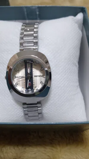 ساعات رادو فضي وذهبي رجالي نسائي للبيع