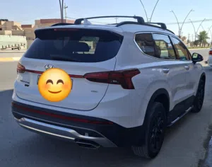 هيونداي سنتافي هاترك XRT موديل 2023 وارد امريكي الضرر باب للسائق مع جاملغ ماشية 25.السعر 20000$