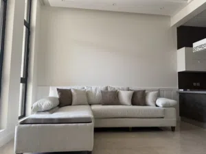 كنب حرف L لون أوف وايت / رمادي فاتح