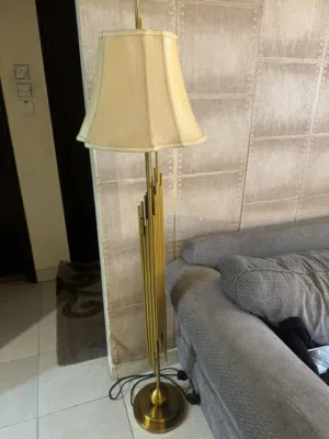 اباجورة نحاس فخمه عامودي