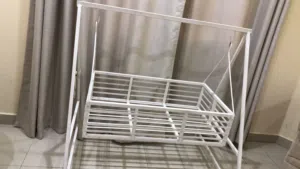 سرير أطفال نظيف جدا للبيع
