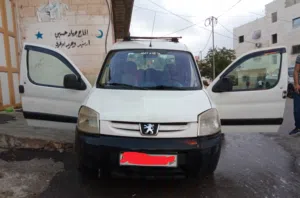 سيارة شخصية للبيع بيجو