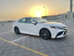 تويوتا كامري 2019 للبيع، صالون/سيدان، حادث بسيط، مرخصة بنظام أمريكي